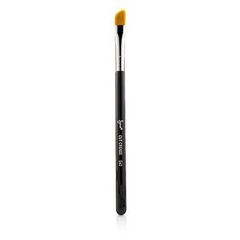 E62 Cut Crease Brush